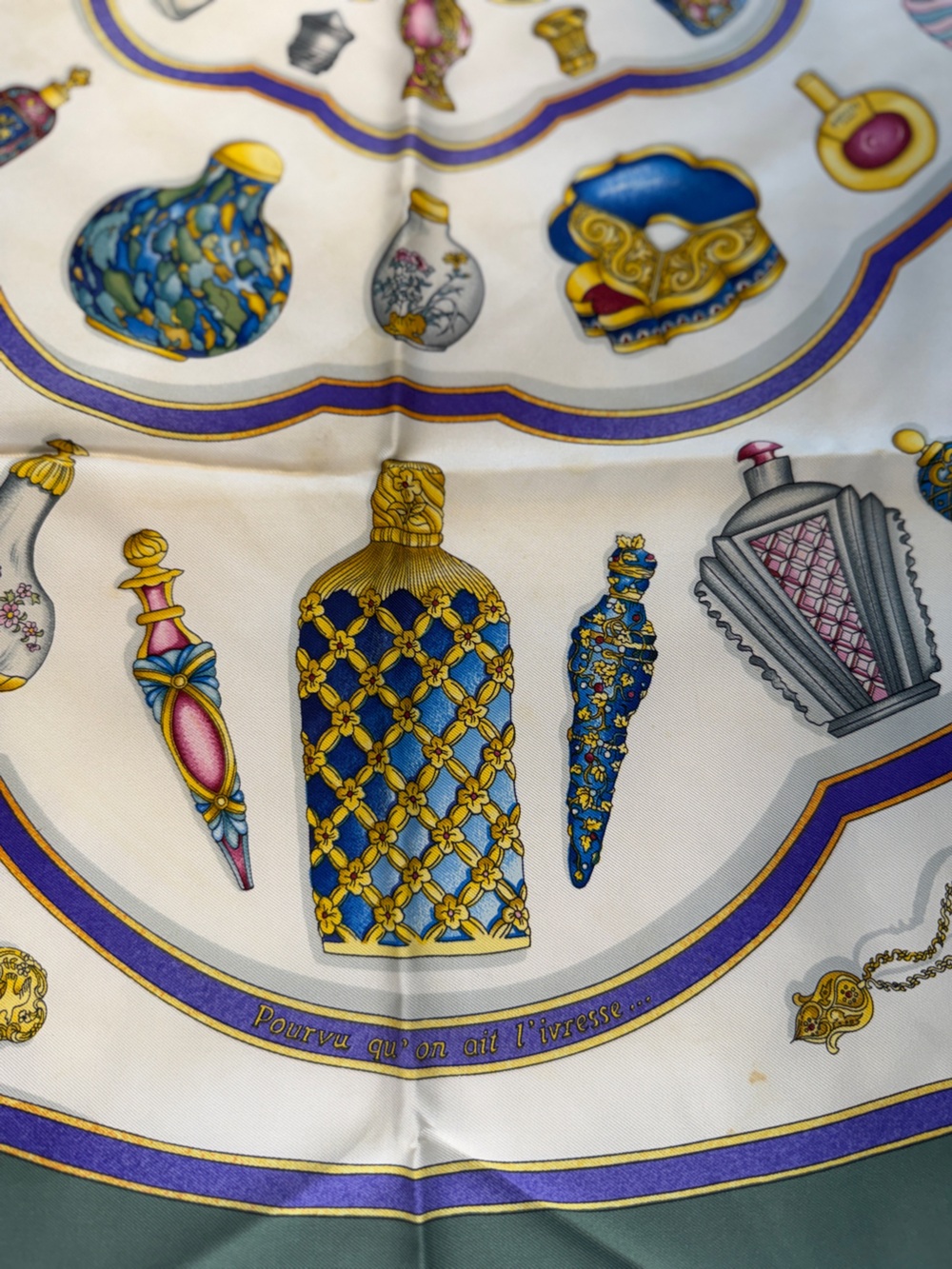 Hermès Paris Carré 90 "Qu'importe le Flacon" Vintage Silk Scarf Perfume Bottle - Picture 5 of 13